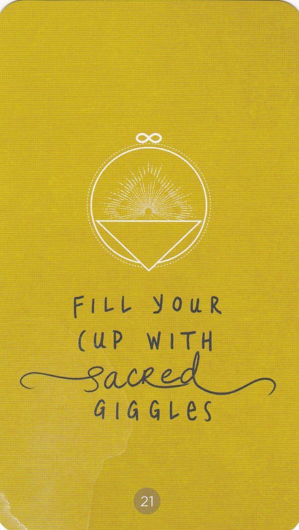 Наполни свою чашу священным смехом