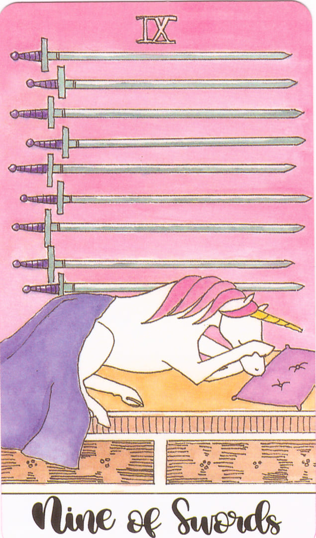 Девятка мечей — Таро Кристальных Единорогов