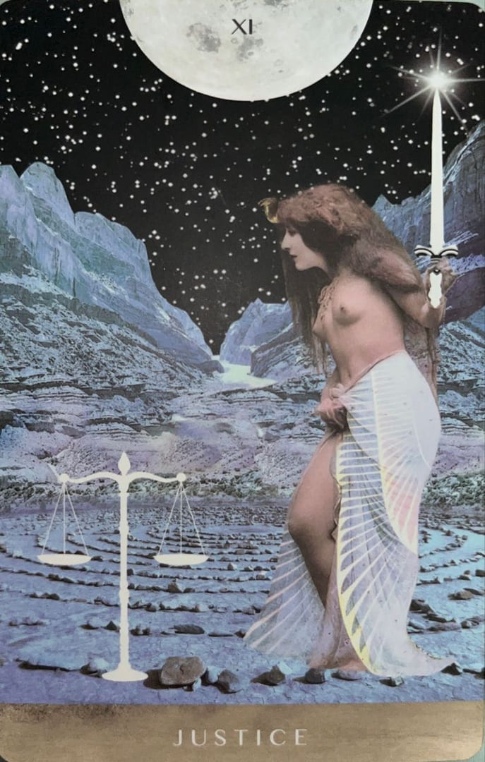 Справедливость — Таро Лунного Дитя