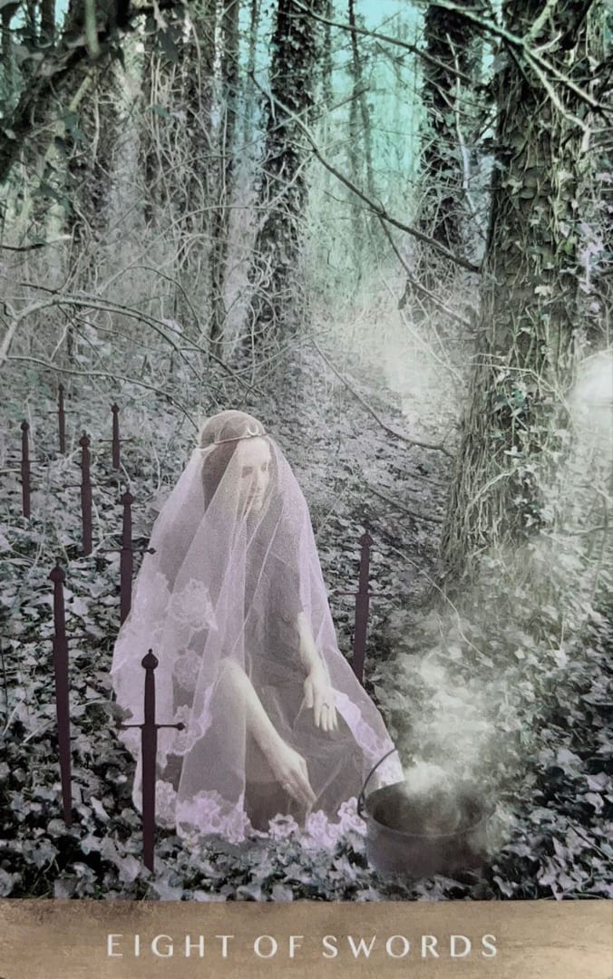 Восьмёрка мечей — Таро Лунного Дитя