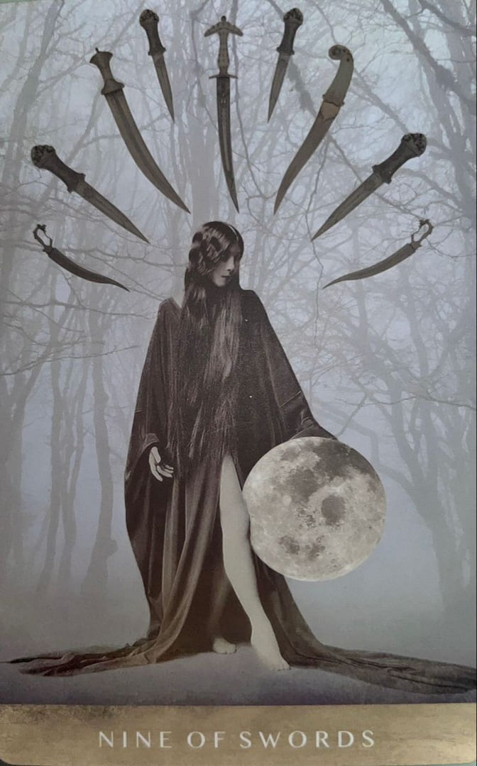 Девятка мечей — Таро Лунного Дитя
