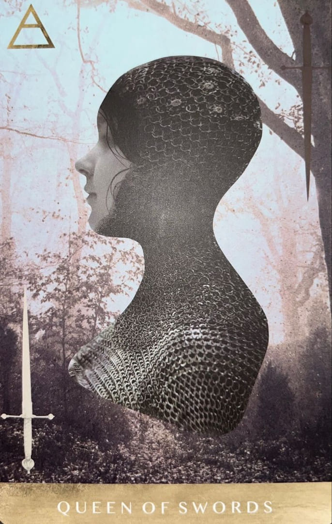 Королева мечей — Таро Лунного Дитя